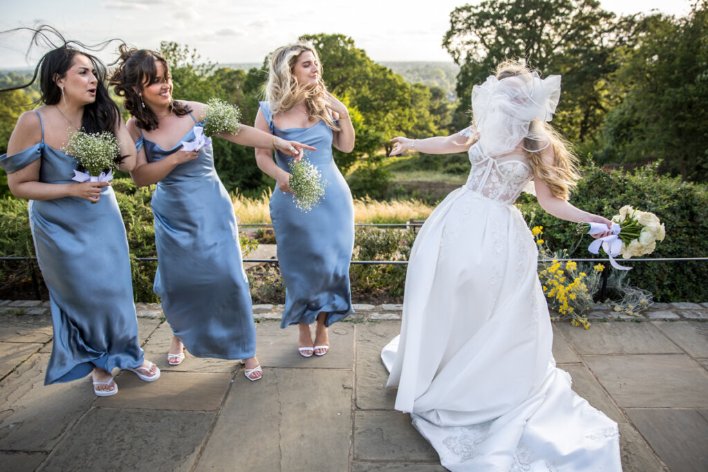 wind, windy, bride, bridesmaids, bride, veil,