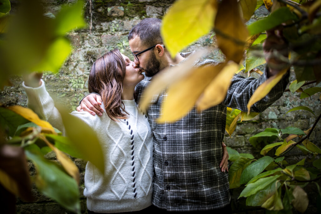 Harriet and Aaron enjoying their pre-wedding engagement photos, Autumn at Cannizaro Park.